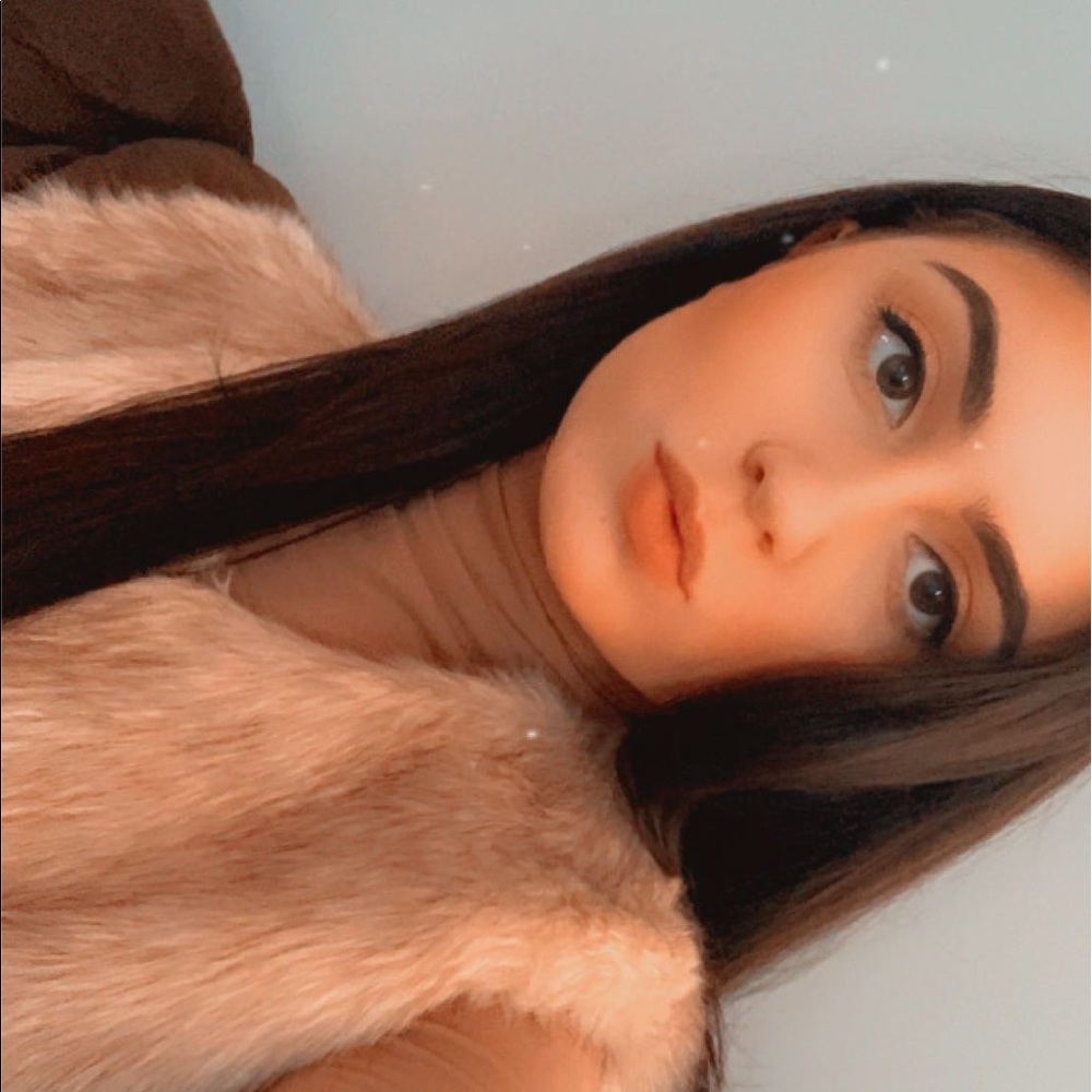 Meet your Posher, Aimee